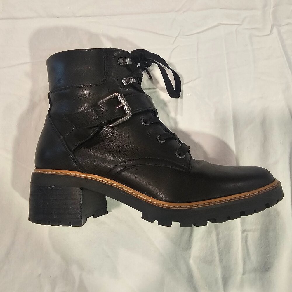 Naturalizer Women's Black boot - Great Shape! Zipper sides - size 8 medium